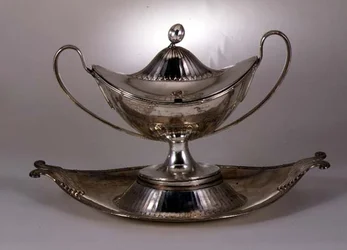 Szószos csónak, Sir John Bludgen címerével gravírozva, 1780 körül (ezüst)